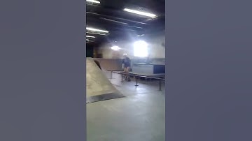 Frontside Boardslide Bigspin Out