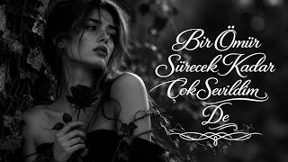 Bir Ömür Sürecek Kadar Çok Sevildim De - Duygusal Slow Şarkı | Karamel Müzik (Official Lyric Video)