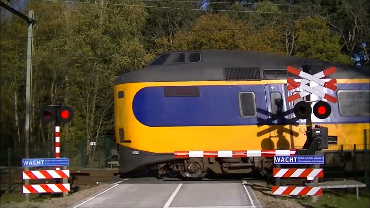 Spoorwegovergang Soest // Dutch railroad crossing