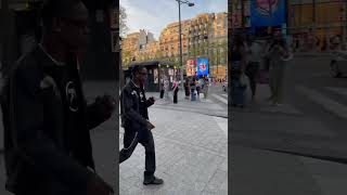 Travis Scott sur les champs Élysée à Paris #travisscott #paris