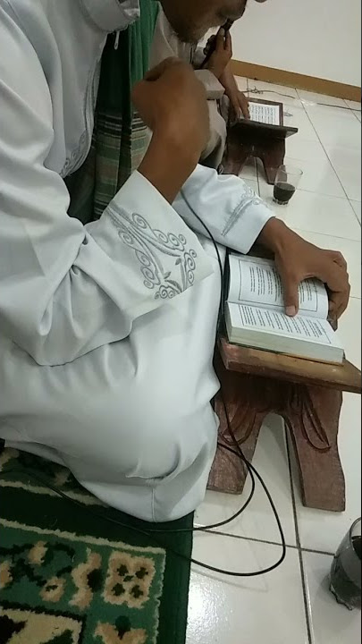 Yaa Syaikhona Ya Zaini Anta Murobbi Ruhi