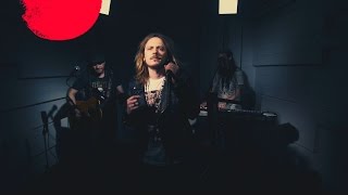 Video thumbnail of "Jonne Aaron: Kirosanoja (akustisesti Nova Stagella)"