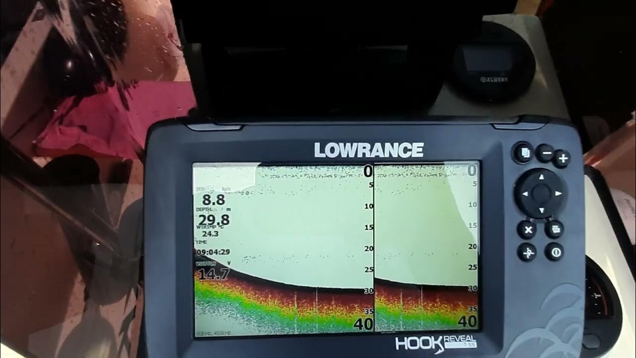 Lowrance Hook Reveal 7 