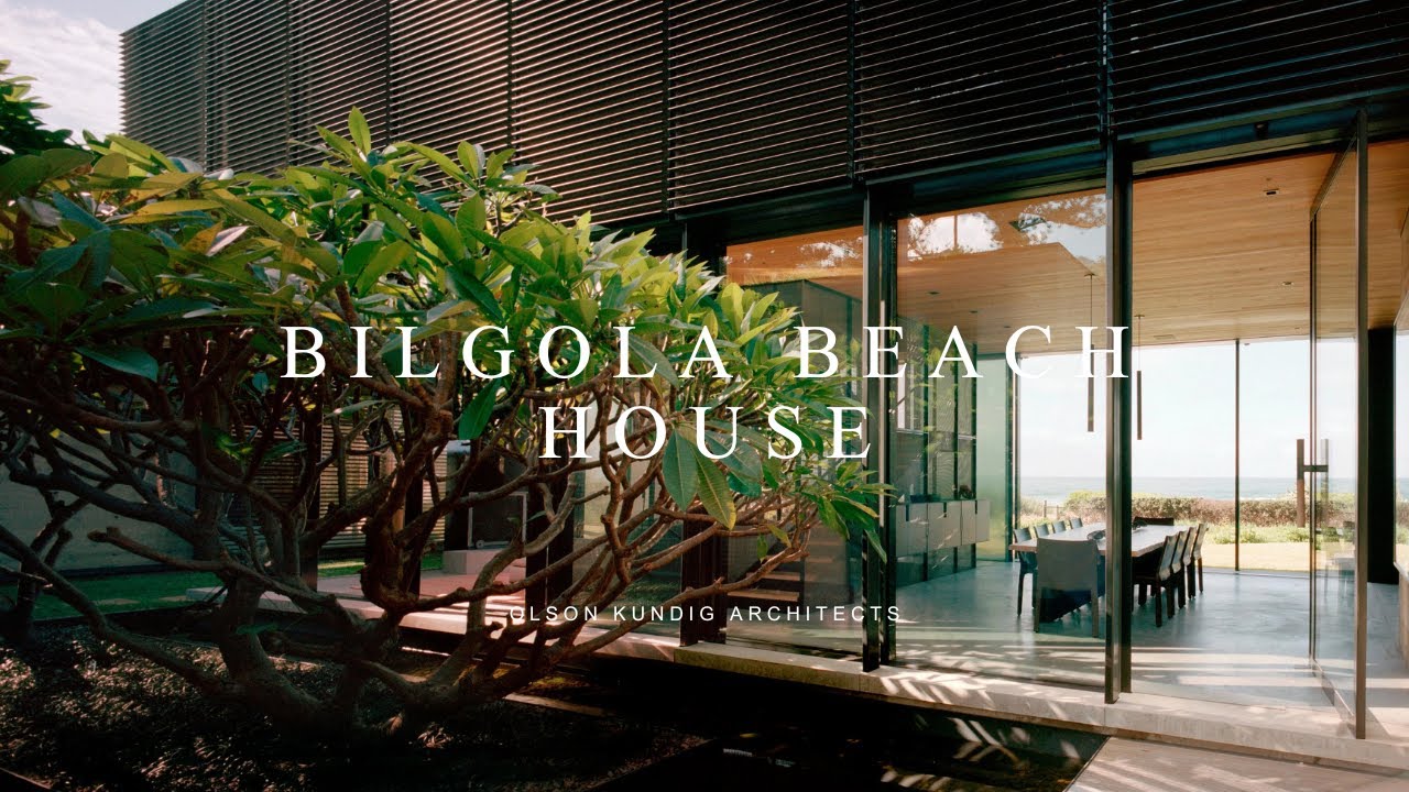 Дизайн пляжного дома в пышном природном ландшафте предлагает свежий воздух и вид на море