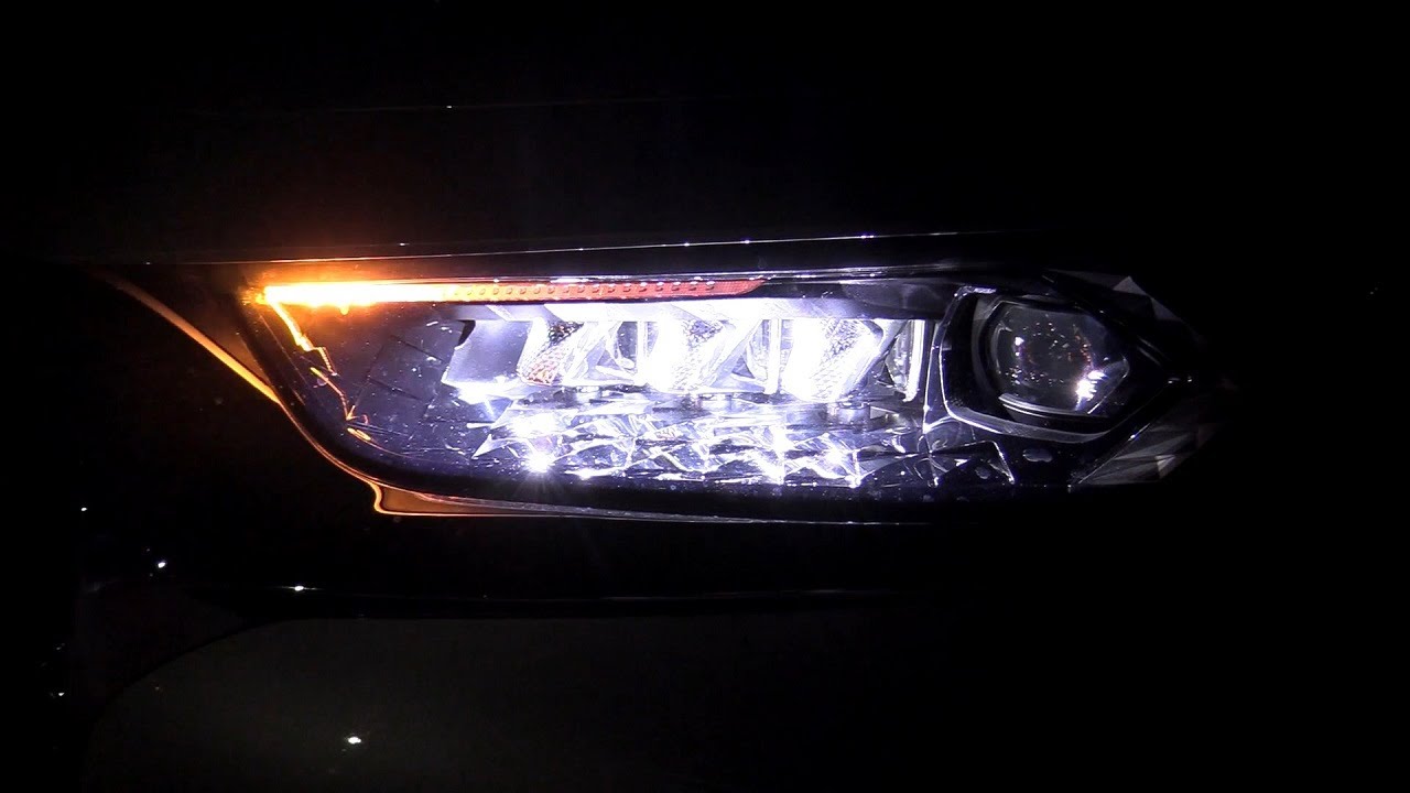 støbt Dempsey Middelhavet New 2020 DS7 Crossback | Light show | DS Active LED Vision - YouTube