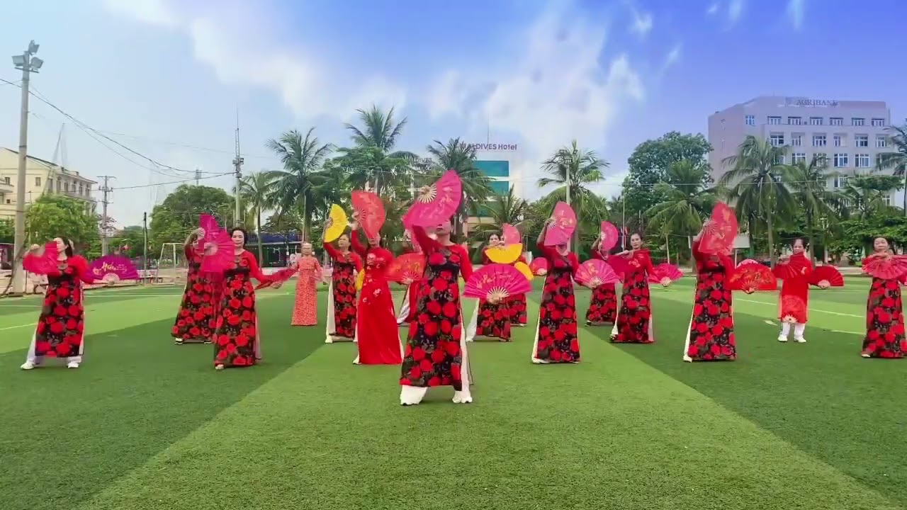 Bác Hồ một tình yêu bao la- Dân vũ khối 2 Thu thủy