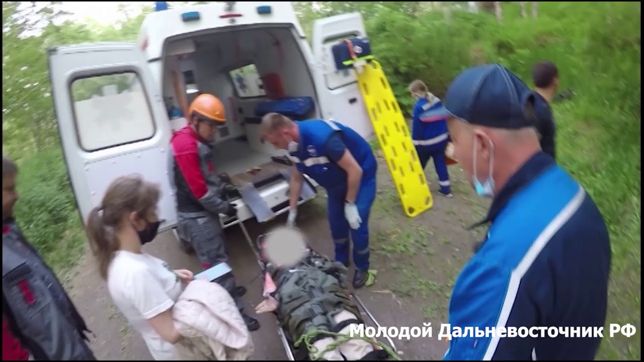 Лансер упал с обрыва Лансер упал с обрыва