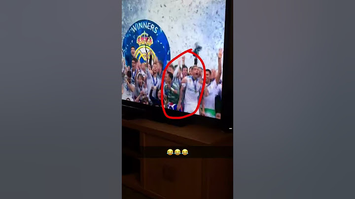 Theo Hernandez tumbled as Real Madrid win the champions league 😂