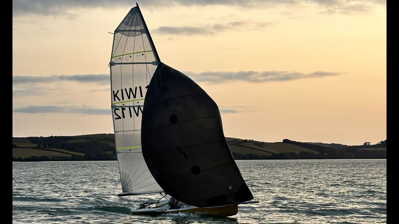 ⁣Sailing a Solution dinghy November 2025