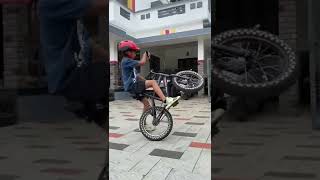 Ever try ever fail no matter try again 💪🏻|#shorts #cycle #kerala #stunt #youtubeshorts #talent