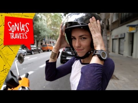 Travel Barcelona: Vespa Babes