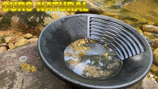 Achando OURO natural no rio / Veja como usar a bateia americana para achar ouro / como achar ouro?