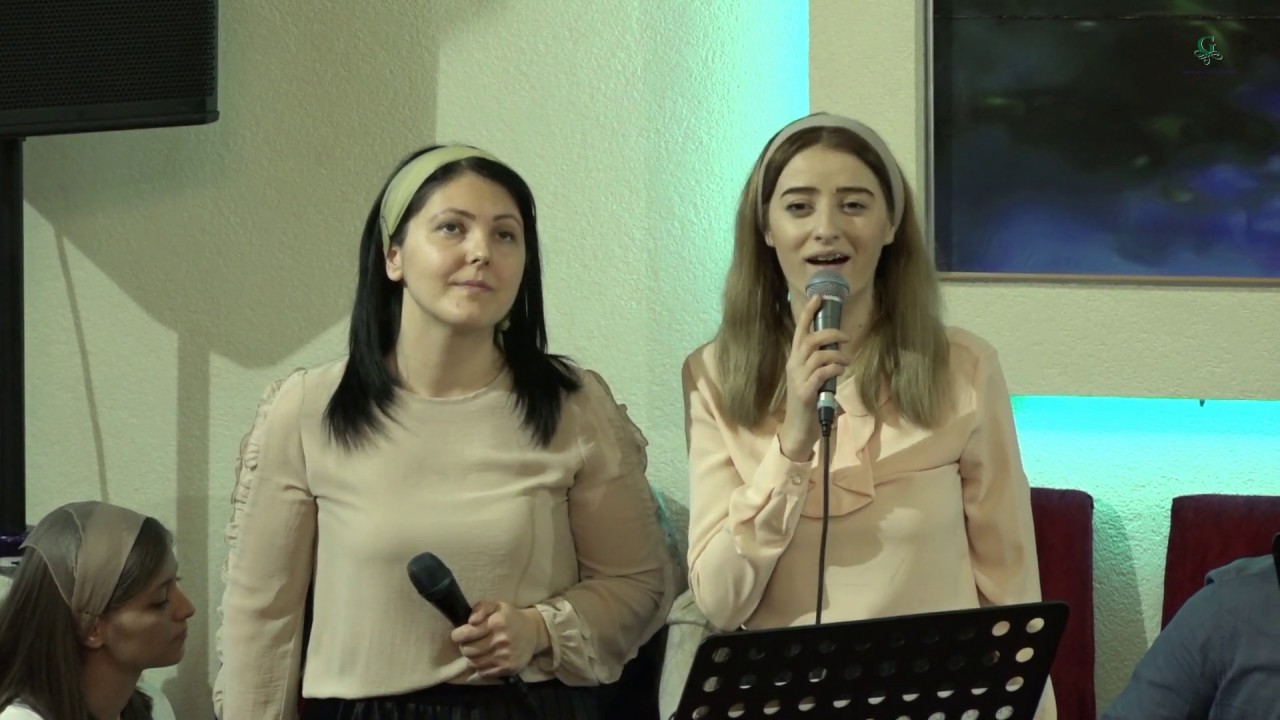 Poti sa plangi tu, lume toata  - Jeanina Ivascu  &   Silvia Tomoiaga