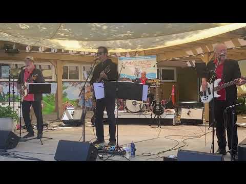 “Dream Baby” Live