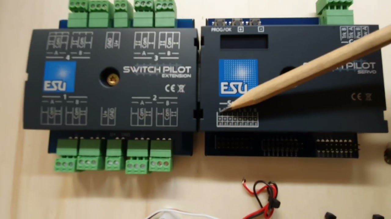 Modellbahn Bertram - wie verbauen wir die ESU Switchpilot Servodecoder + ESU Switchpikot Extention