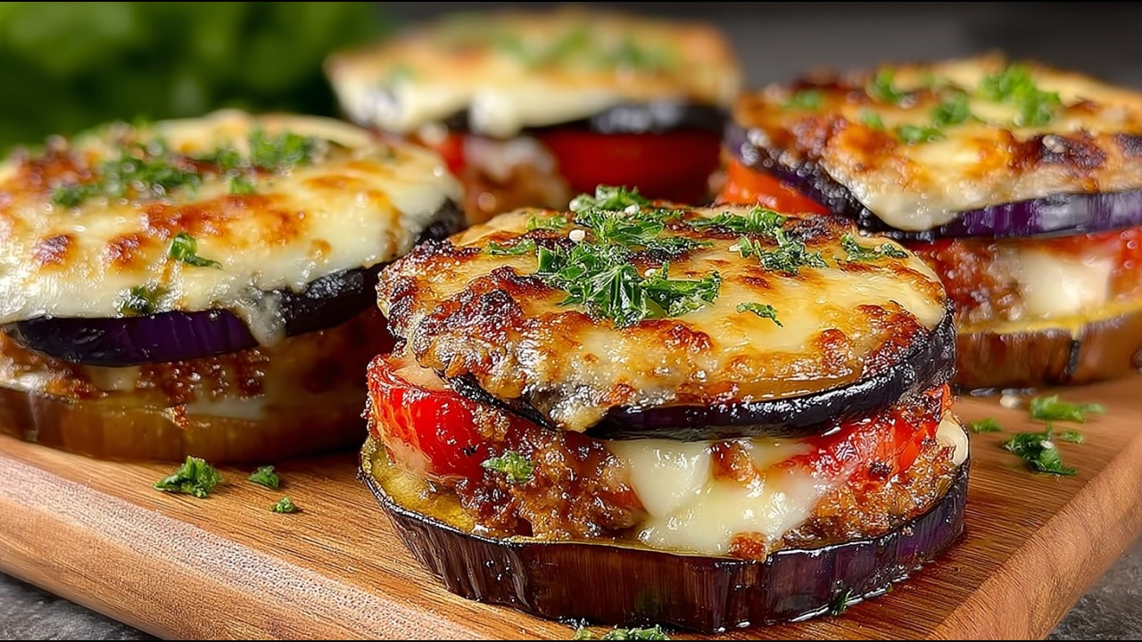 So hast du Auberginen noch nie gegessen! Überbackene Auberginen mit Käse und Tomaten!