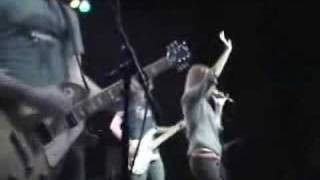 Download Lagu Paramore - My Heart (Live) MP3 Download Lagu Paramore - My Heart (Live) MP3