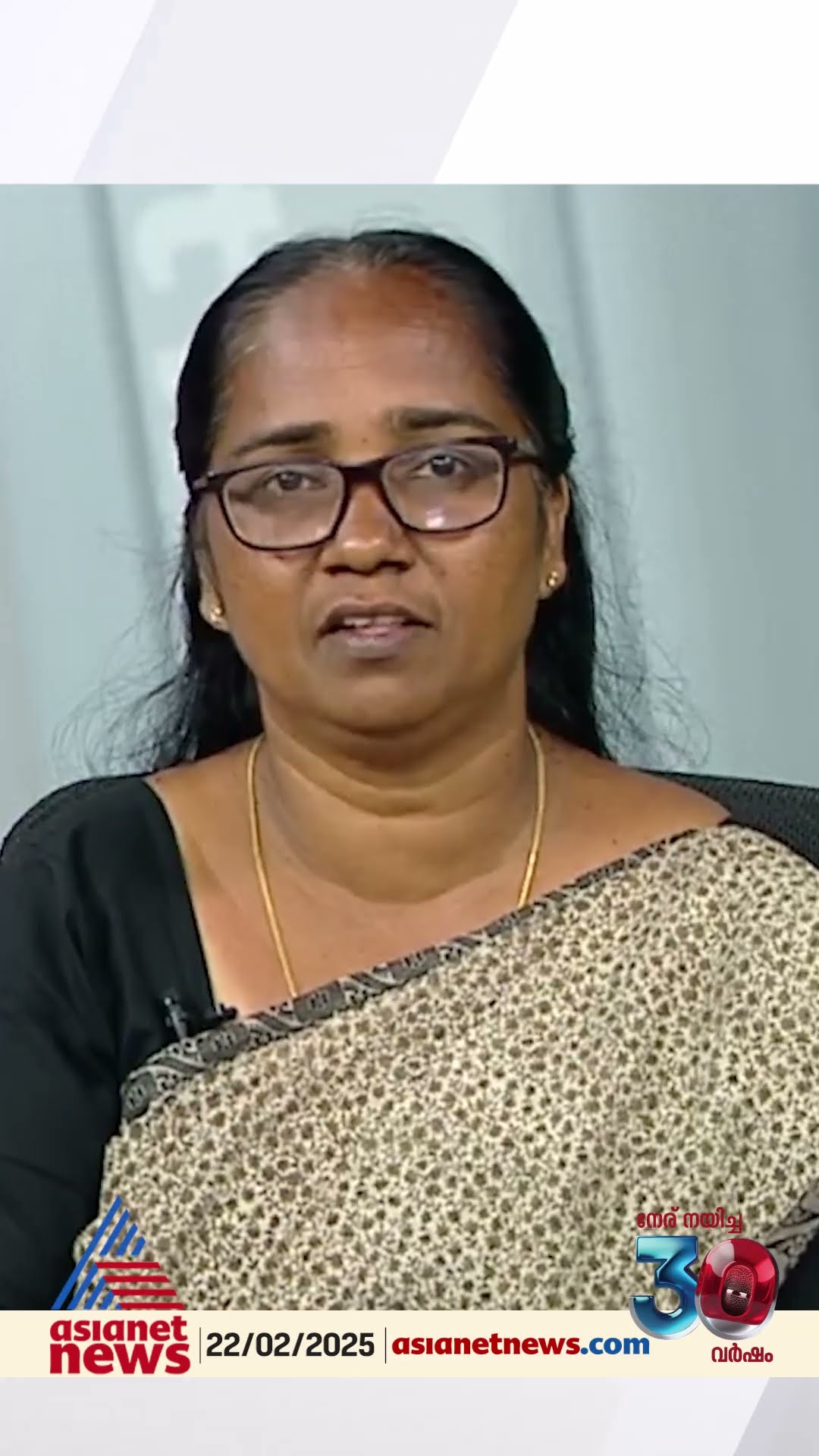 സാമൂഹ്യ പ്രവർത്തകർക്ക് ശമ്പളം കൊടുക്കേണ്ടെങ്കിൽ എം.എൽ.എമാർക്ക് എന്തിനാണ് ശമ്പളം കൊടുക്കുന്നത്?