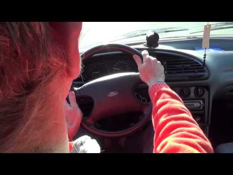 Video: Cosa provoca un rumore sordo durante la guida?