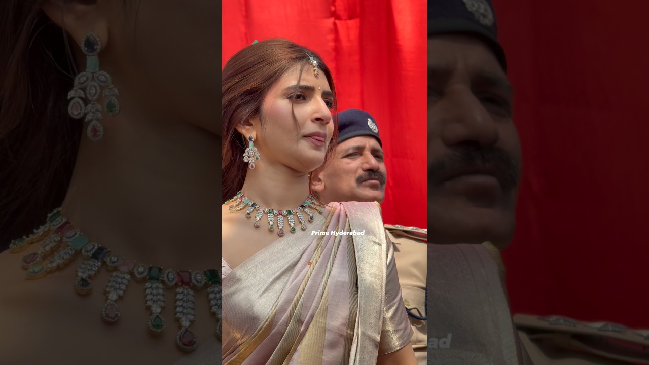 Актриса sreeleela в торговом центре Maangalya в Кармангхате 