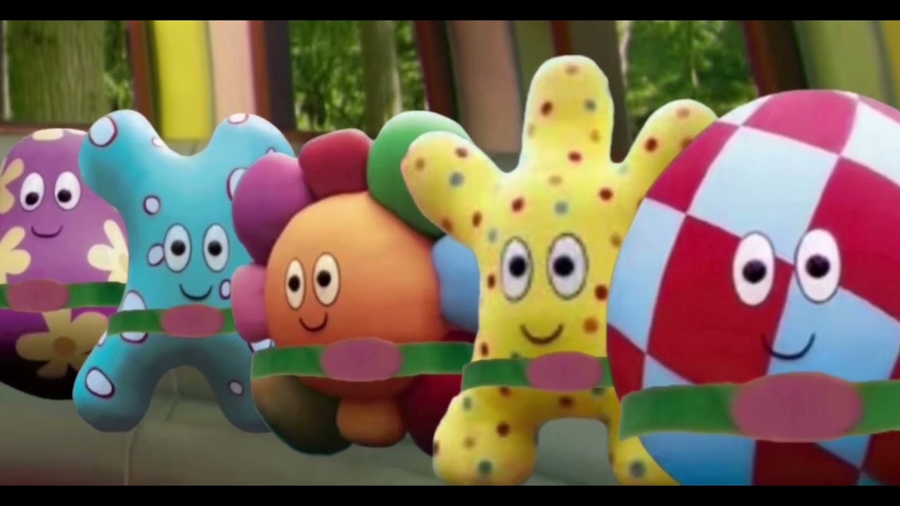In the night garden episode 5: the haahoos riding on the ninky nonk and everyone ride the pinky ponk
