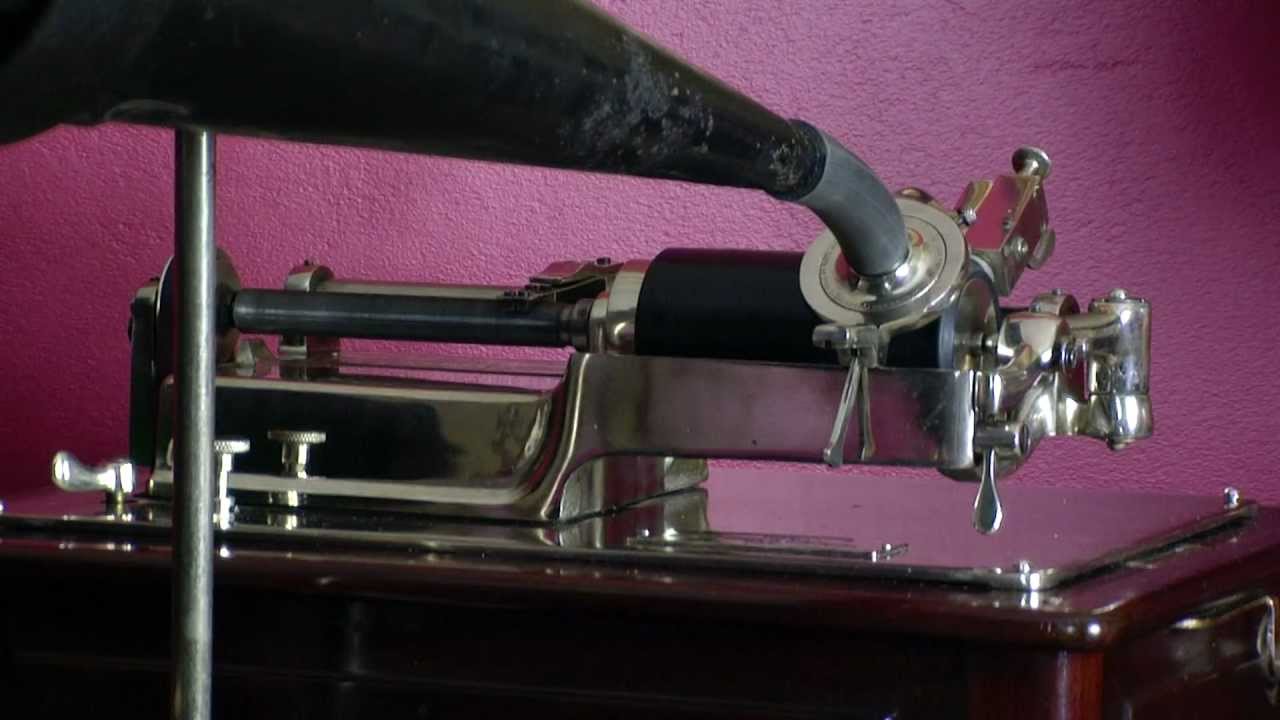 Edison Triumph cylinder record player with Ideal folding horn 1906