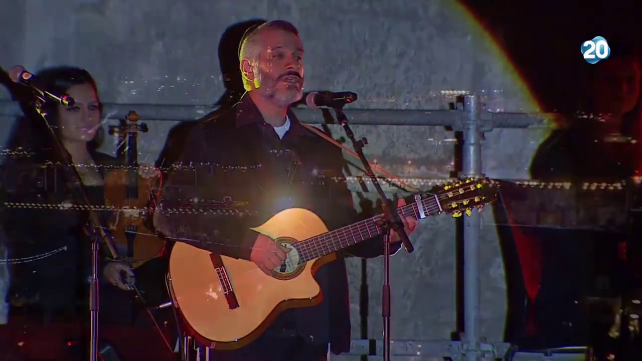 אביתר בנאי- שער הרחמים (הופעה חיה ביום ירושלים) Evyatar Banai - Gate of Mercy