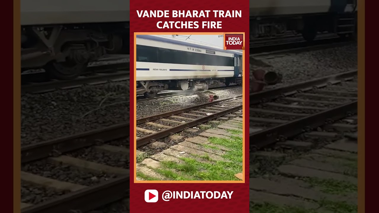 Bhopal-Delhi Vande Bharat Train Coach Catches Fire | 