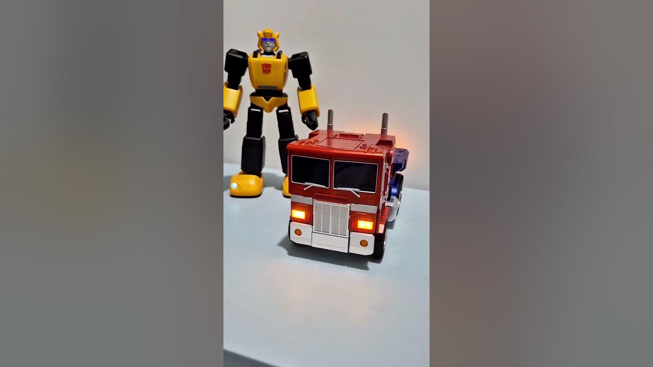 The Perfect Loop! Transformers Robosen Optimus Prime and Bumblebee #transformers #robosen #bumblebee