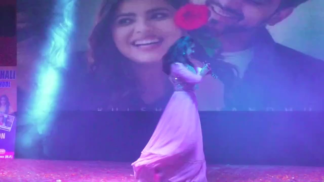 solo dance by... student in annuul function from rewa...