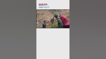 Quảng Ngãi: Bộ đội mở đường vào 5 thôn bị cô lập