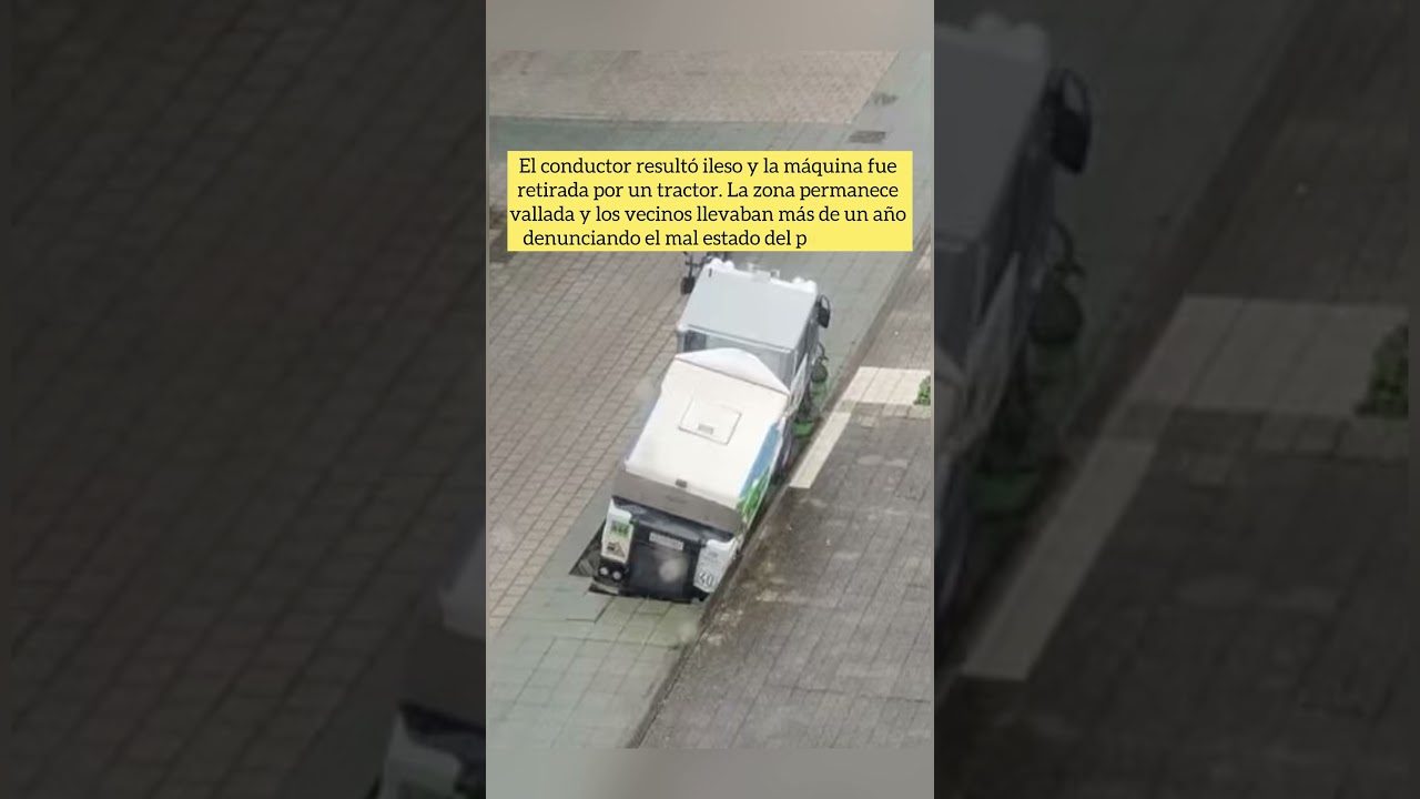 Un vehículo de Emulsa cae en un socavón #noticiasturismo #noticias #asturias