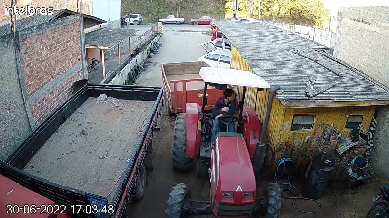 Primeira vez manobrando um trator com carreta (Parte 1)