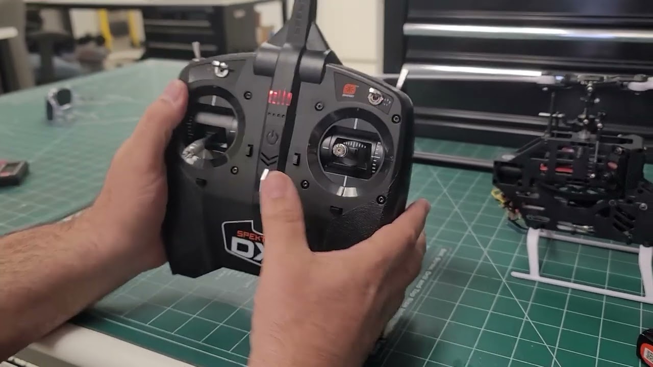 Blade Revolution 235 CP Gyro Sensor Calibration With Spektrum DXs Transmitter 