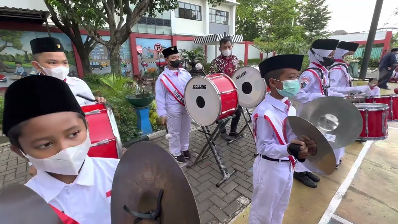 Lagu Sirih Kuning - Drumband SDN Pondok Kelapa 01