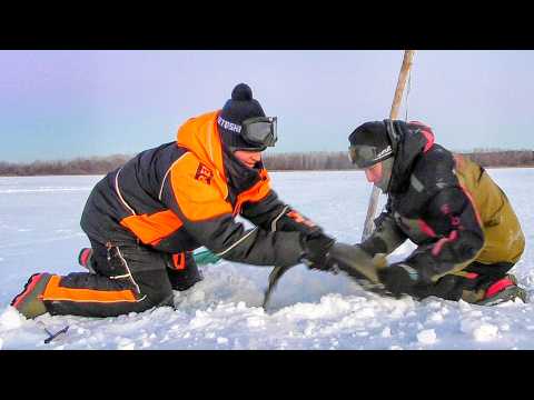 ЛЕСКА ТРЕЩИТ, КРЮЧОК НАПОПОЛАМ😱! РЫБАЛКА ПРЕВРАТИЛАСЬ В ДИКИЙ ЖОР!!!