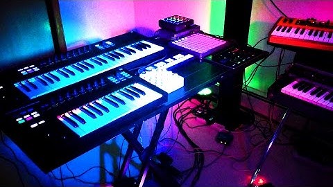 Studio Tour for "Live Jam 140"