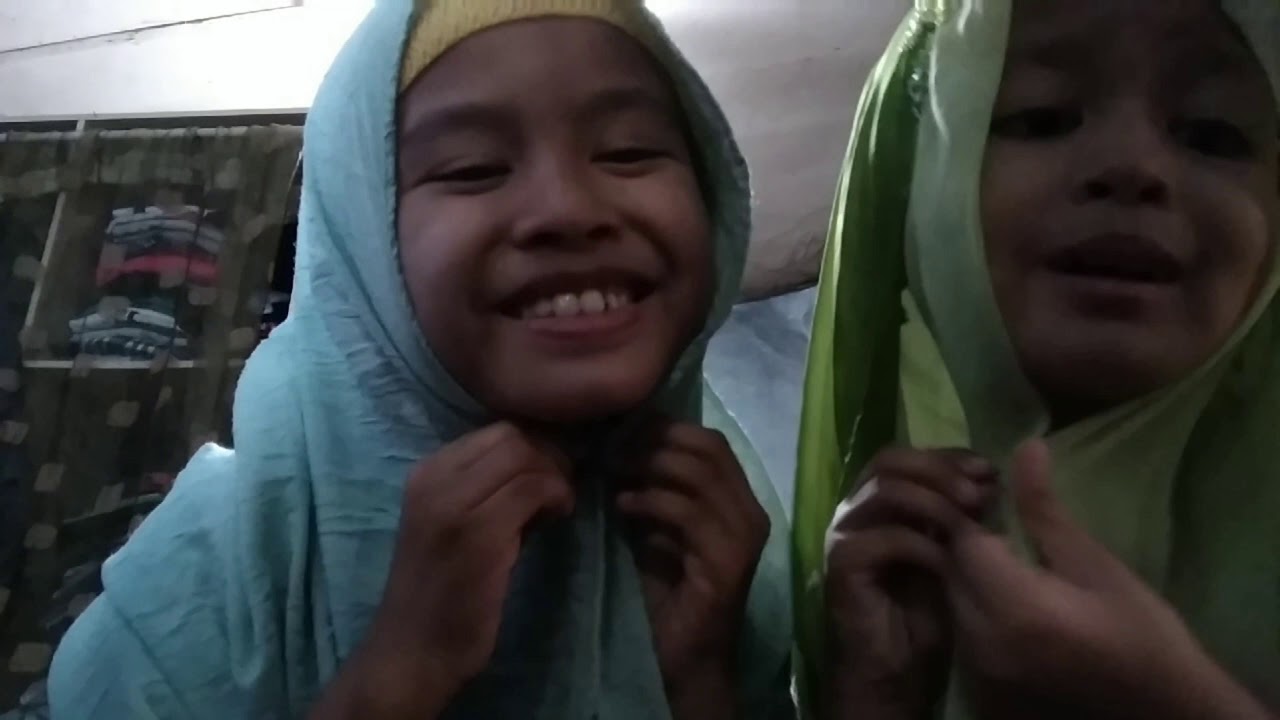 Mau tutorial memakai jilbab, ternyata oh...ternyata gak selesai