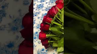 【さやるーむ Short Vlog】母の還暦祝いに60本の赤バラのお花束を作ったよ
