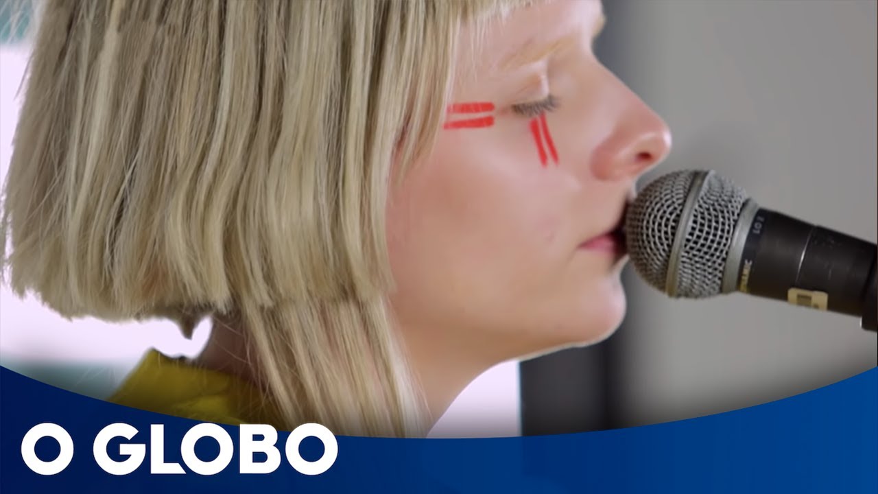 Cantora norueguesa Aurora grava tema de abertura de 'Deus Salve o Rei