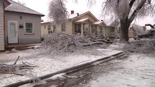 Winter storm cripples central U.S.