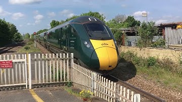 800306 arrives into Chippenham 8/5/22
