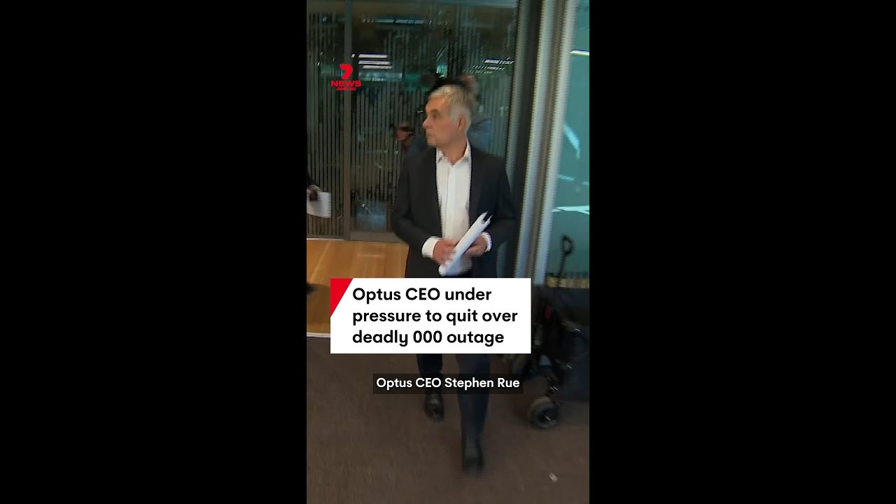 Optus CEO Stephen Rue under pressure to quit after deadly triple-zero outage