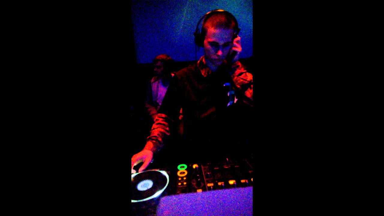 Shiverz b2b Berrix @ renegade part 2