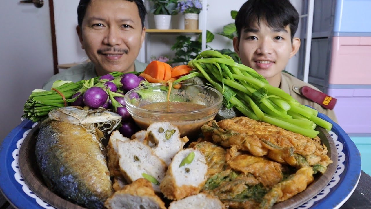 น้ำพริกกะปิ ไข่เจียวชะอมแหนมปลากรายกับปลาทูทอดตัวโตๆ 19 กุมภาพันธ์ พ.ศ.2569