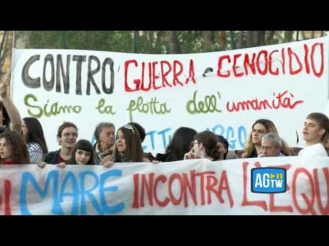 Video Napoli, corteo per la Global Sumud Flotilla: in piazza il sostegno alla missione diretta verso Gaza