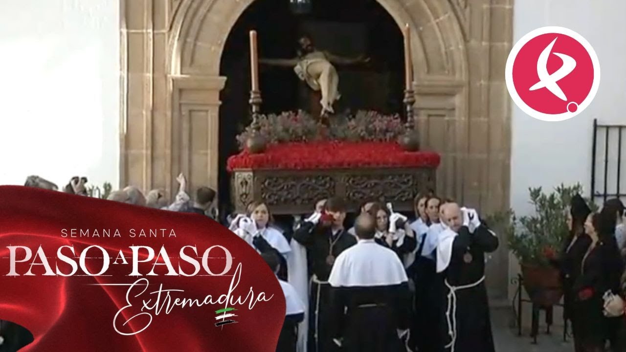 Salida del Cristo del Calvario portado por los Estudiantes en Cáceres | Semana Santa Extremadura