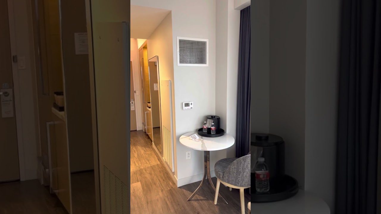 Live Casino 🎰  Philadelphia Standard Hotel Room