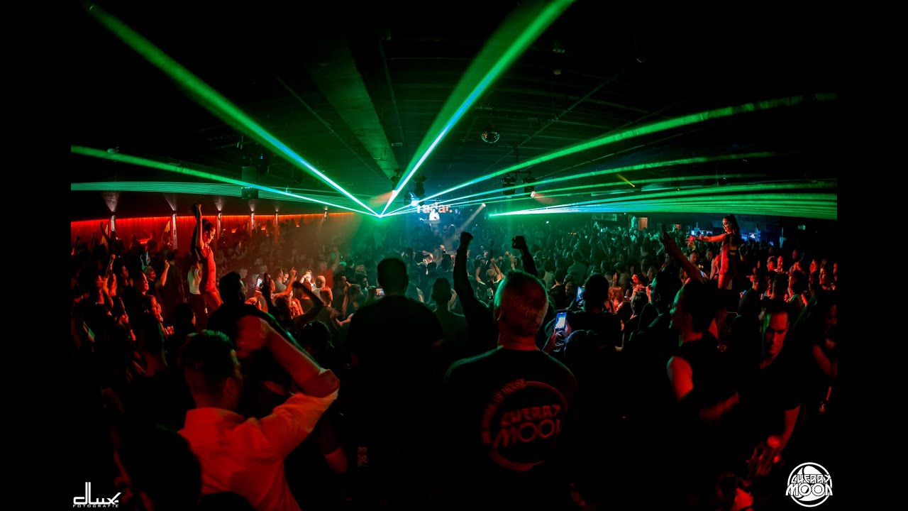 Techno DJ mix (neo cherry moon style)