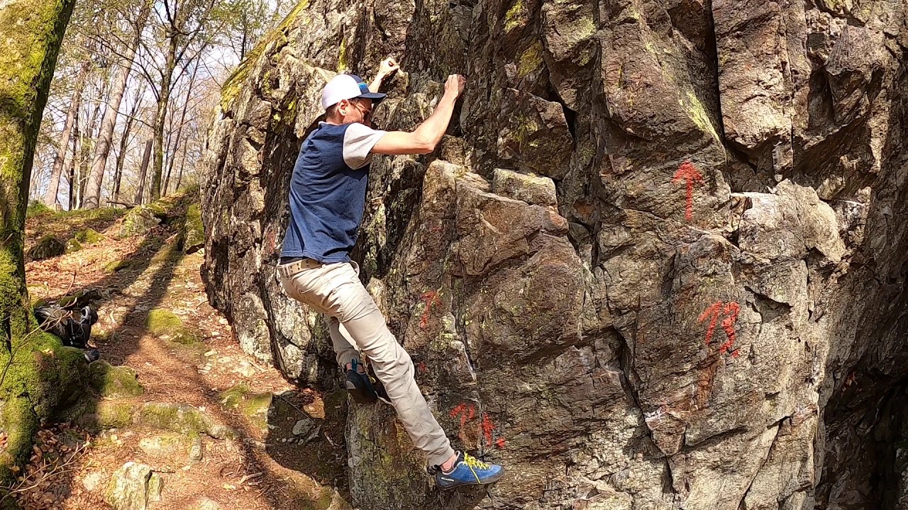 Boulderproblem blackwoodboulder (Germany, Blackforest) traverse (Variante II) 